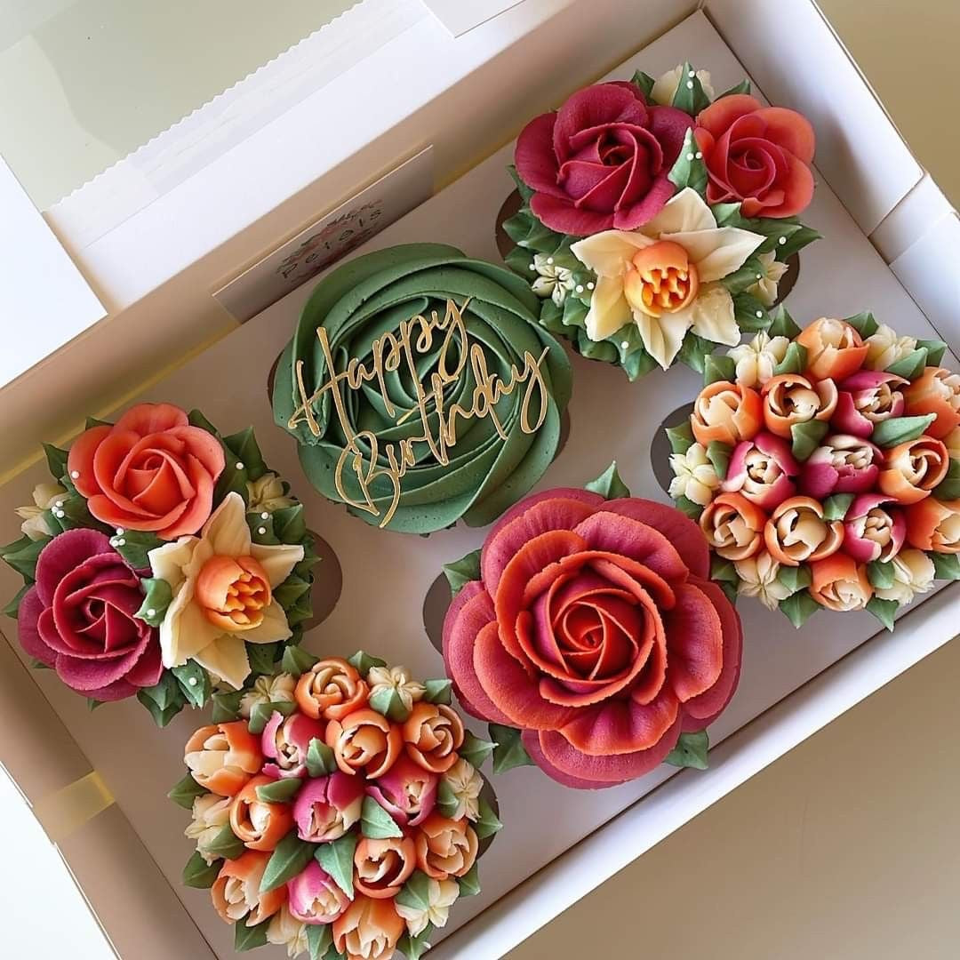 Floral cupcakes (6pcs)(in a box)