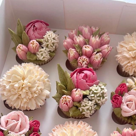 Floral cupcakes (6pcs)(in a box)